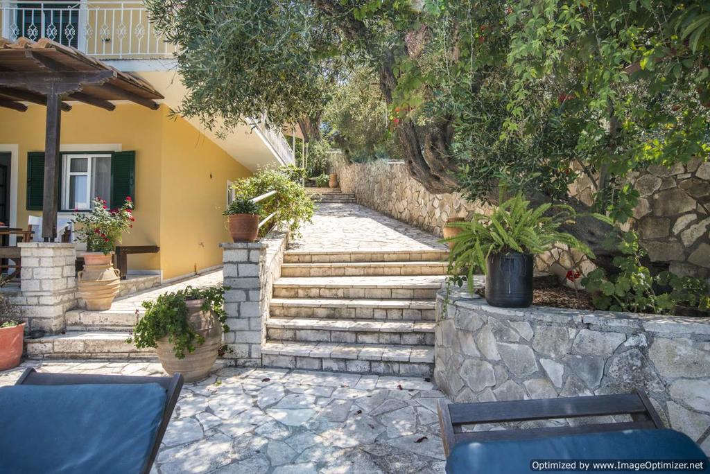 Christos Apartments & Studios Paxos 外观 照片